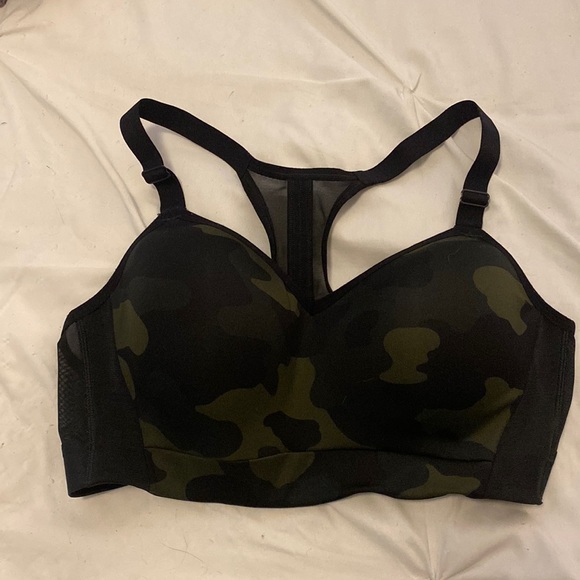 all in motion Other - ✨2/$10 Target Camo Sports Bra